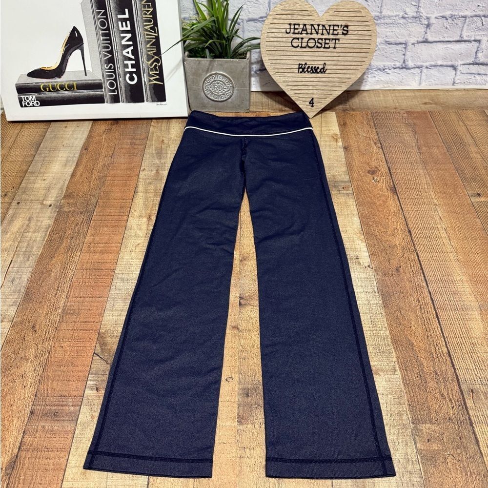 Lululemon vintage Women's pants Faux Denim Navy Blue White Stripe Size 4